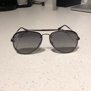 Black ray ban sunglasses